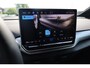 Volkswagen ID.4 Pro Limited Edition 77 kWh Black Pack, leder / alcantara, achteruitrijcamera, navigatie, achteruitrijcamera, stoel en stuurwiel verwarming, 19" LMV, keyless entry, adaptieve cruise control (ACC), elektrisch verstel-, verwarm- en inklapbare spiegels (spiegelpakket), park assist, dodehoekdetectie (side assist),