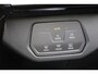 Volkswagen ID.4 Pro Limited Edition 77 kWh Black Pack, leder / alcantara, achteruitrijcamera, navigatie, achteruitrijcamera, stoel en stuurwiel verwarming, 19" LMV, keyless entry, adaptieve cruise control (ACC), elektrisch verstel-, verwarm- en inklapbare spiegels (spiegelpakket), park assist, dodehoekdetectie (side assist),
