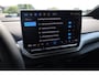 Volkswagen ID.4 Pro Limited Edition 77 kWh Black Pack, leder / alcantara, achteruitrijcamera, navigatie, achteruitrijcamera, stoel en stuurwiel verwarming, 19" LMV, keyless entry, adaptieve cruise control (ACC), elektrisch verstel-, verwarm- en inklapbare spiegels (spiegelpakket), park assist, dodehoekdetectie (side assist),