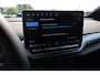 Volkswagen ID.4 Pro Limited Edition 77 kWh Black Pack, leder / alcantara, achteruitrijcamera, navigatie, achteruitrijcamera, stoel en stuurwiel verwarming, 19" LMV, keyless entry, adaptieve cruise control (ACC), elektrisch verstel-, verwarm- en inklapbare spiegels (spiegelpakket), park assist, dodehoekdetectie (side assist),