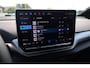 Volkswagen ID.4 Pro Limited Edition 77 kWh Black Pack leder / alcantara achteruitrijcamera navigatie stoel en stuurwiel verwarming 19" LMV keyless enntry ACC