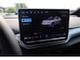 Volkswagen ID.4 Pro Limited Edition 77 kWh Black Pack leder / alcantara achteruitrijcamera navigatie stoel en stuurwiel verwarming 19" LMV keyless enntry ACC