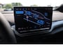 Volkswagen ID.4 Pro Limited Edition 77 kWh Black Pack, leder / alcantara, achteruitrijcamera, navigatie, achteruitrijcamera, stoel en stuurwiel verwarming, 19" LMV, keyless entry, adaptieve cruise control (ACC), elektrisch verstel-, verwarm- en inklapbare spiegels (spiegelpakket), park assist, dodehoekdetectie (side assist),