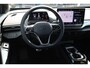 Volkswagen ID.4 Pro Limited Edition 77 kWh Black Pack, leder / alcantara, achteruitrijcamera, navigatie, achteruitrijcamera, stoel en stuurwiel verwarming, 19" LMV, keyless entry, adaptieve cruise control (ACC), elektrisch verstel-, verwarm- en inklapbare spiegels (spiegelpakket), park assist, dodehoekdetectie (side assist),