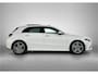 Mercedes-Benz A-klasse 250 Premium AMG Line | Stoelverwarming | Memorystoelen | Keyless Entry | Panoramadak | Inclusief 24 maanden MB Certified garantie voor Europa.