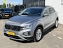 Volkswagen T-Roc 1.5 TSI Life AUTOMAAT l CAMERA l PARKEERSENSOREN | LICHTMETALEN VELGEN 17 INCH
