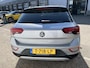 Volkswagen T-Roc 1.5 TSI Life AUTOMAAT l CAMERA l PARKEERSENSOREN | LICHTMETALEN VELGEN 17 INCH