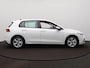 Volkswagen Golf 1.0 eTSI Life Automaat - LED - Navigatie - PDC - Side Assist - Camera - ACC