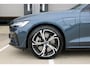 Volvo V60 T6 Plug-in hybrid AWD Plus Dark | Beschikbaar vanaf 10-2026 | Harman Kardon Premium sound | Google Navigatie | BLIS | Adaptieve Cruise Control | Pilot Assist | Stuur-/Stoelverwarming | Elektrisch verstelbare stoelen voor met memory | Parkeercamera | 19 inch Lichtmetalen velgen |