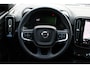 Volvo EX40 Single Motor Extended Range Plus Europa | Beschikbaar vanaf 10-2026 | Harman Kardon Premium Sound | BLIS | 360 graden Camera | Keyless | Adaptieve Cruise Control | Pilot Assist | Google Navigatie | Elektrische verstelbare voorstoelen | Stoel-/Stuurwielverwarming |