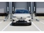 Volvo EX40 Single Motor Extended Range Plus Europa | Beschikbaar vanaf 10-2026 | Harman Kardon Premium Sound | BLIS | 360 graden Camera | Keyless | Adaptieve Cruise Control | Pilot Assist | Google Navigatie | Elektrische verstelbare voorstoelen | Stoel-/Stuurwielverwarming |
