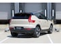 Volvo EX40 Single Motor Extended Range Plus Europa | Beschikbaar vanaf 10-2026 | Harman Kardon Premium Sound | BLIS | 360 graden Camera | Keyless | Adaptieve Cruise Control | Pilot Assist | Google Navigatie | Elektrische verstelbare voorstoelen | Stoel-/Stuurwielverwarming |