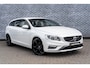 Volvo V60 2.0 D3 Nordic+ Sport | R-Design | Xenon | Trekhaak | Standkachel | Stoelverwarming | Volvo On-Call | 18"| Lichtmetalen Velgen |