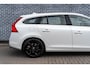 Volvo V60 2.0 D3 Nordic+ Sport | R-Design | Xenon | Trekhaak | Standkachel | Stoelverwarming | Volvo On-Call | 18"| Lichtmetalen Velgen |