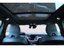 Volvo V60 B4 R-Design | Panoramadak | Premium audio by Harman Kardon | Head-up display | Verwarmbare voorstoelen en stuurwiel | 19 inch Lichtmetalen velgen