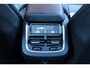 Volvo V60 B4 R-Design | Panoramadak | Premium audio by Harman Kardon | Head-up display | Verwarmbare voorstoelen en stuurwiel | 19 inch Lichtmetalen velgen