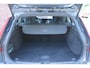Volvo V60 B4 R-Design | Panoramadak | Premium audio by Harman Kardon | Head-up display | Verwarmbare voorstoelen en stuurwiel | 19 inch Lichtmetalen velgen