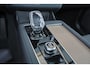 Volvo XC90 T8 Recharge AWD Ultra Bright - Luchtvering - Panorama/schuifdak - IntelliSafe Assist & Surround - 360º Camera - Bowers & Wilkins audio - Adaptieve LED koplampen - Verwarmde voorstoelen, stuur & achterbank - Parkeersensoren voor & achter - Elektr. bedienb. voorstoelen met geheugen - Head up display - Draadloze tel. lader - 21' LMV