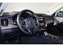 Volvo XC90 T8 Recharge AWD Ultra Bright - Luchtvering - Panorama/schuifdak - IntelliSafe Assist & Surround - 360º Camera - Bowers & Wilkins audio - Adaptieve LED koplampen - Verwarmde voorstoelen, stuur & achterbank - Parkeersensoren voor & achter - Elektr. bedienb. voorstoelen met geheugen - Head up display - Draadloze tel. lader - 21' LMV