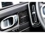Volvo XC40 Plug-in Hybrid T5 Plus Dark | Adaptieve Cruise Control | Stoel-/Stuurverwarming | Harman Kardon Audio | Navigatie | Koplampreiniging | Getint Glas | Voorruitverwarming |