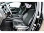 Volvo XC40 Plug-in Hybrid T5 Plus Dark | Adaptieve Cruise Control | Stoel-/Stuurverwarming | Harman Kardon Audio | Navigatie | Koplampreiniging | Getint Glas | Voorruitverwarming |