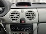 Renault Kangoo 1.6-16V Privilège Airco Dubbele schuifdeur Trekhaak 1150kg trekgewicht 5-persoons Onderhoudshistorie bekend zie foto's Elektrische ramen 5-Persoons