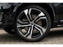 Volvo XC90 2.0 T8 Recharge AWD Ultimate Dark | Plug-in Hybrid (PHEV) | Trekhaak | Luchtvering | 360 Graden Camera | Head-up Display | Panoramadak | Alarm | Stoelverhoger | Keyless Entry | Elektrische Achterklep | Harman Kardon Audio