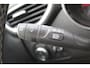 Opel Crossland 1.2-110pk Turbo 'Elegance'. Mooie en luxe hoogzitter met weinig km's ! Volautm. airco dual, cruise control, camera, comfortstoelen, metallic lak, LM wielen, navigatie, telefoonvoorb., lane- en side assist, parkeersensoren v+a, LED verlichting etc.