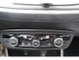 Opel Crossland 1.2-110pk Turbo 'Elegance'. Mooie en luxe hoogzitter met weinig km's ! Volautm. airco dual, cruise control, camera, comfortstoelen, metallic lak, LM wielen, navigatie, telefoonvoorb., lane- en side assist, parkeersensoren v+a, LED verlichting etc.