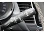 Opel Crossland 1.2-110pk Turbo 'Elegance'. Mooie en luxe hoogzitter met weinig km's ! Volautm. airco dual, cruise control, camera, comfortstoelen, metallic lak, LM wielen, navigatie, telefoonvoorb., lane- en side assist, parkeersensoren v+a, LED verlichting etc.