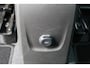 Opel Crossland 1.2-110pk Turbo 'Elegance'. Mooie en luxe hoogzitter met weinig km's ! Volautm. airco dual, cruise control, camera, comfortstoelen, metallic lak, LM wielen, navigatie, telefoonvoorb., lane- en side assist, parkeersensoren v+a, LED verlichting etc.