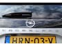 Opel Crossland 1.2-110pk Turbo 'Elegance'. Mooie en luxe hoogzitter met weinig km's ! Volautm. airco dual, cruise control, camera, comfortstoelen, metallic lak, LM wielen, navigatie, telefoonvoorb., lane- en side assist, parkeersensoren v+a, LED verlichting etc.