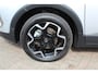 Opel Crossland 1.2-110pk Turbo 'Elegance'. Mooie en luxe hoogzitter met weinig km's ! Volautm. airco dual, cruise control, camera, comfortstoelen, metallic lak, LM wielen, navigatie, telefoonvoorb., lane- en side assist, parkeersensoren v+a, LED verlichting etc.