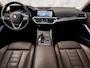 BMW 3-Serie 330e High Executive 252Pk Automaat (SCHUIFDAK, DEALER ONDERHOUDEN, APPLE CARPLAY, GROOT NAVI, CAMERA, GETINT GLAS, BRUIN LEDER, SPORTSTOELEN, STUUR/STOELVERWARMING, SFEERVERLICHTING, NIEUWSTAAT)