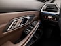 BMW 3-Serie 330e High Executive 252Pk Automaat (SCHUIFDAK, DEALER ONDERHOUDEN, APPLE CARPLAY, GROOT NAVI, CAMERA, GETINT GLAS, BRUIN LEDER, SPORTSTOELEN, STUUR/STOELVERWARMING, SFEERVERLICHTING, NIEUWSTAAT)