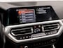 BMW 3-Serie 330e High Executive 252Pk Automaat (SCHUIFDAK, DEALER ONDERHOUDEN, APPLE CARPLAY, GROOT NAVI, CAMERA, GETINT GLAS, BRUIN LEDER, SPORTSTOELEN, STUUR/STOELVERWARMING, SFEERVERLICHTING, NIEUWSTAAT)