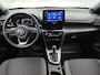 Toyota Yaris Cross 1.5 Hybrid First Edition + | BTW voertuig | Dodehoek detectie | Stoel+stuurverwarming | Elektrische achterklep | Parkeersensoren voor+achter | Draadloze telefoonlader | Apple CarPlay/Android Auto |