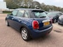MINI Cooper 5-Deurs 1.5 Business airco APK T/M 13-8-2027
