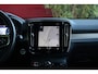 Volvo XC40 2.0 T4 AWD R-Design | Trekhaak | Stuur- en stoelverwarming | BLIS | Memory Seat | Adaptieve Cruise met Stuurhulp | Lava Orange interieur