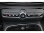 Volvo XC40 B3 Plus Dark - IntelliSafe Assist & Surround - 360º Camera - Verwarmde voorstoelen, stuur & achterbank - Parkeersensoren voor & achter - Elektr. bedienb. voorstoelen met geheugen links - Draadloze tel. lader - Standkachel - Extra getint glas - Inklapbare trekhaak - 18' LMV