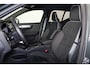 Volvo XC40 B3 Plus Dark - IntelliSafe Assist & Surround - 360º Camera - Verwarmde voorstoelen, stuur & achterbank - Parkeersensoren voor & achter - Elektr. bedienb. voorstoelen met geheugen links - Draadloze tel. lader - Standkachel - Extra getint glas - Inklapbare trekhaak - 18' LMV