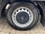 Renault Master T35 2.3 dCi L2 Energy Hiab Laadkraan T-CLX 013 Trekhaak 2500 kg Airco 2-Persoons Open laadbak Pick-up Euro 6 Verkeersbord Actiebord Pijlenbord Bakwagen P-up 1e eigenaar ex gemeente Hydraulische kraan