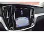 Volvo V60 B4 212PK Plus Dark | Trekhaak | Lighting |