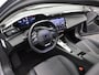 Peugeot e-308 SW Allure EV 54 kWh | SOH 93% | Stoelverwarming | Stuurverwarming | Navigatie | Verwamde Voorruit | Camera | Parkeersensoren Voor en Achter | 18" Lichtmetalen Velgen | Keyless