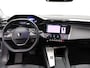 Peugeot e-308 SW Allure EV 54 kWh | SOH 93% | Stoelverwarming | Stuurverwarming | Navigatie | Verwamde Voorruit | Camera | Parkeersensoren Voor en Achter | 18" Lichtmetalen Velgen | Keyless
