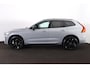 Volvo XC60 T8 Recharge AWD Plus Black Edition - Panorama/schuifdak - IntelliSafe Assist & Surround - 360º Camera - Harman/Kardon audio - Adaptieve LED koplampen - Verwarmde voorstoelen, stuur & achterbank - Parkeersensoren voor & achter - Elektr. bedienb. voorstoelen met geheugen - Head up display - Draadloze tel. lader - Extra getint glas - Inklapbare trekhaak - 21' LMV