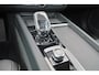 Volvo XC60 T8 Recharge AWD Plus Black Edition - Panorama/schuifdak - IntelliSafe Assist & Surround - 360º Camera - Harman/Kardon audio - Adaptieve LED koplampen - Verwarmde voorstoelen, stuur & achterbank - Parkeersensoren voor & achter - Elektr. bedienb. voorstoelen met geheugen - Head up display - Draadloze tel. lader - Extra getint glas - Inklapbare trekhaak - 21' LMV