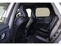 Volvo XC60 T8 Recharge AWD Plus Black Edition - Panorama/schuifdak - IntelliSafe Assist & Surround - 360º Camera - Harman/Kardon audio - Adaptieve LED koplampen - Verwarmde voorstoelen, stuur & achterbank - Parkeersensoren voor & achter - Elektr. bedienb. voorstoelen met geheugen - Head up display - Draadloze tel. lader - Extra getint glas - Inklapbare trekhaak - 21' LMV