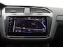 Volkswagen Tiguan 1.5 TSI R-Line Business+ 150PK DSG Trekhaak, Achteruitrijcamera, Black Style, Voorruitverwarming, Stoel-Stuurverwarming, Side Assist, 19" LM Velgen