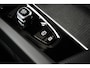 Volvo XC60 2.0 T8 Plug-in hybrid AWD Plus Black Edition | Achterbank verwarmd | Achteruitrijcamera | Elektrisch verstelb. bestuurdersstoel met geheugen